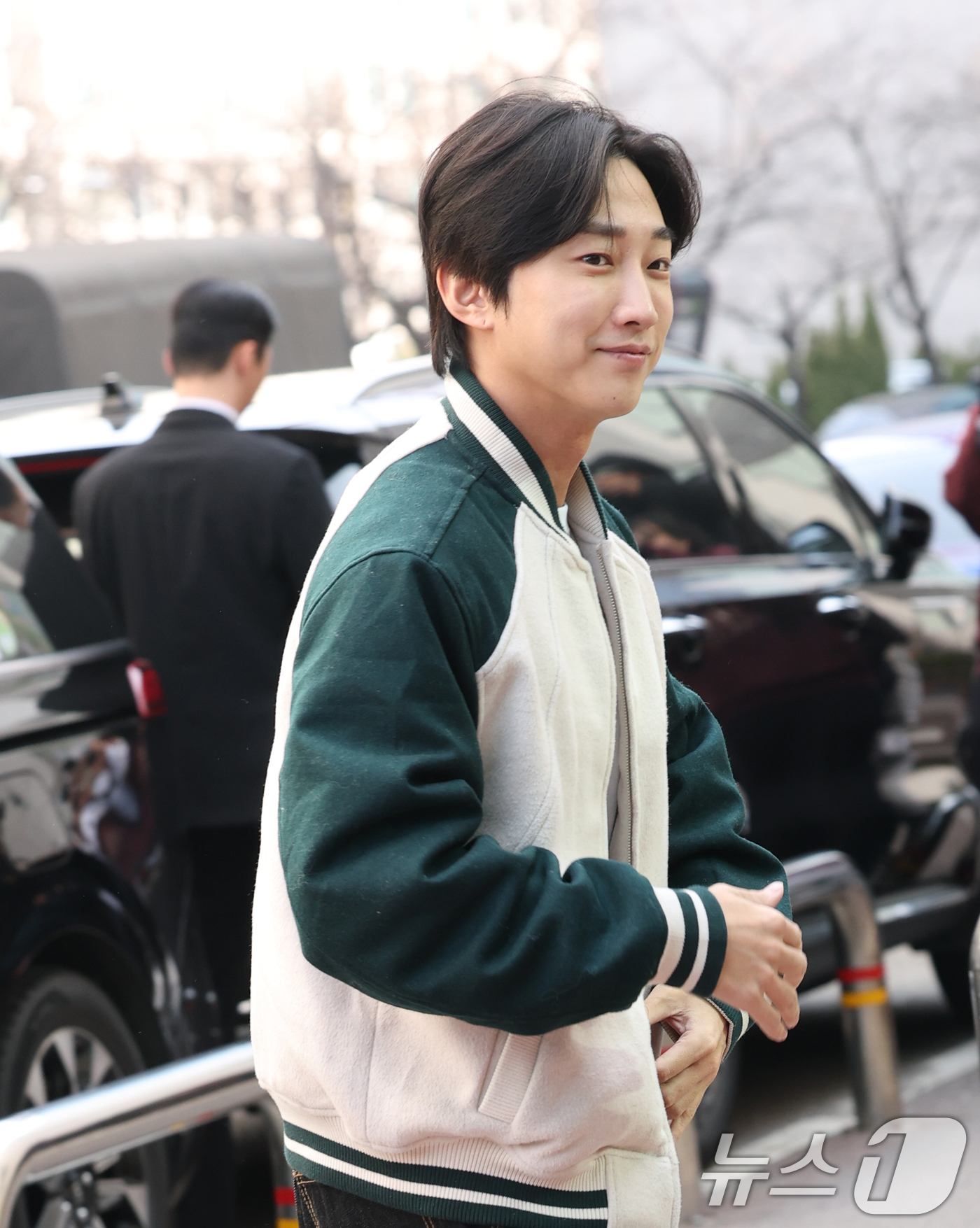 (서울=뉴스1) 권현진 기자 = 배우 겸 가수 진영이 11일 서울 영등포구 KBS에서 열린 음악 프로그램 '박보검의 칸타빌레-더 시즌즈' 녹화에 참석하고 있다. 2025.3.11/ …