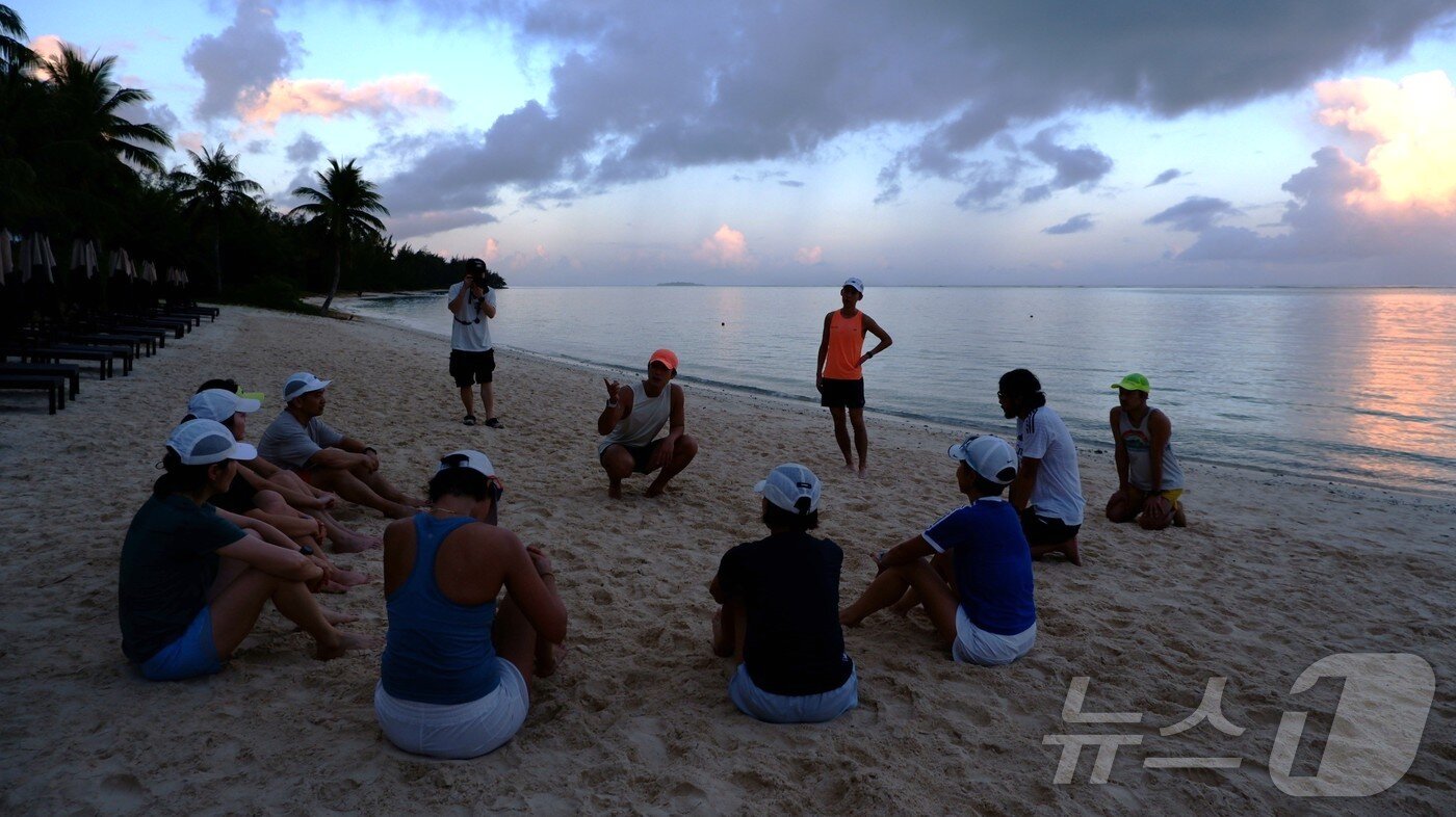 본문 이미지 -   켄싱턴 호텔 사이판에서 진행한 컨디셔닝 클래스.2025.3.7/뉴스1 ⓒ News1 윤슬빈 기자