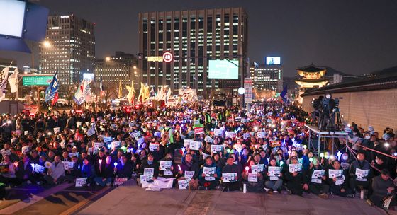 광화문 가득 메운 시민들