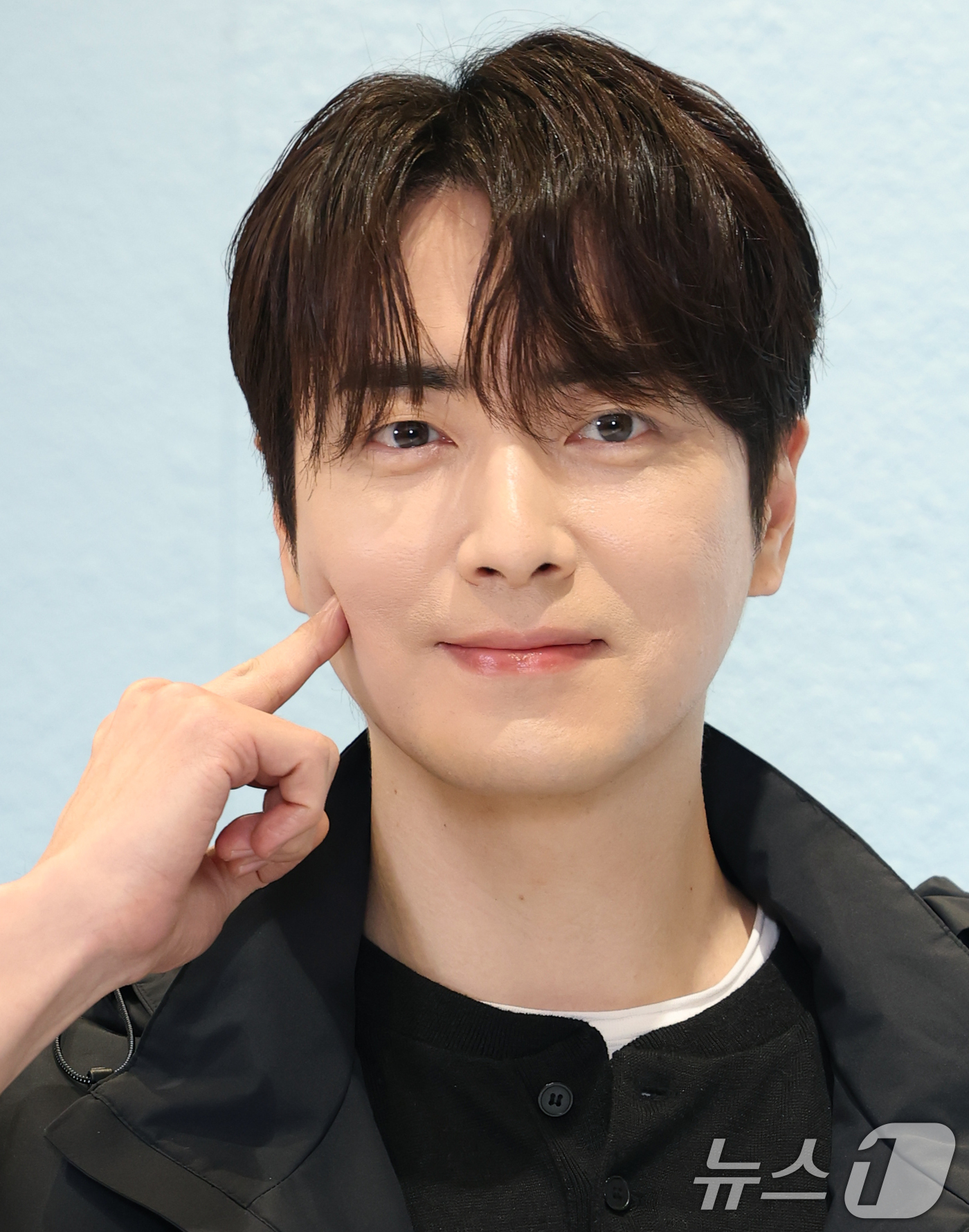 (서울=뉴스1) 권현진 기자 = 배우 이준혁이 11일 서울 송파구 잠실 한 백화점에서 열린 라이프스타일 브랜드 행사에 참석해 포즈를 취하고 있다. 2025.3.11/뉴스1