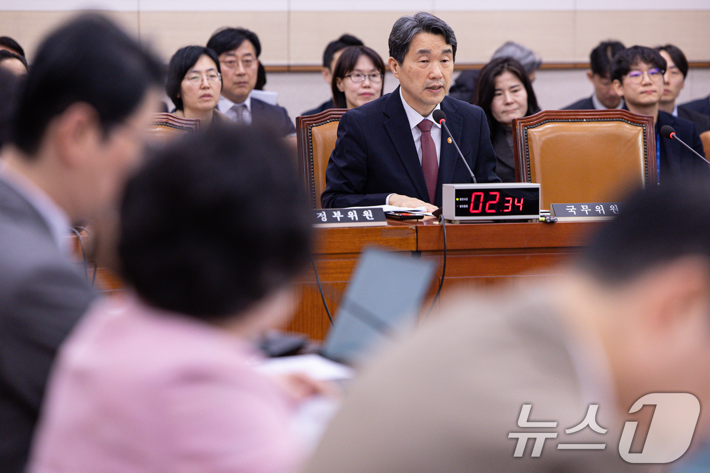 (서울=뉴스1) 이재명 기자 = 이주호 사회부총리 겸 교육부 장관이 12일 오전 서울 여의도 국회에서 열린 제423회 국회(임시) 법제사법위원회 제1차 전체회의에서 의원 질의에 답 …