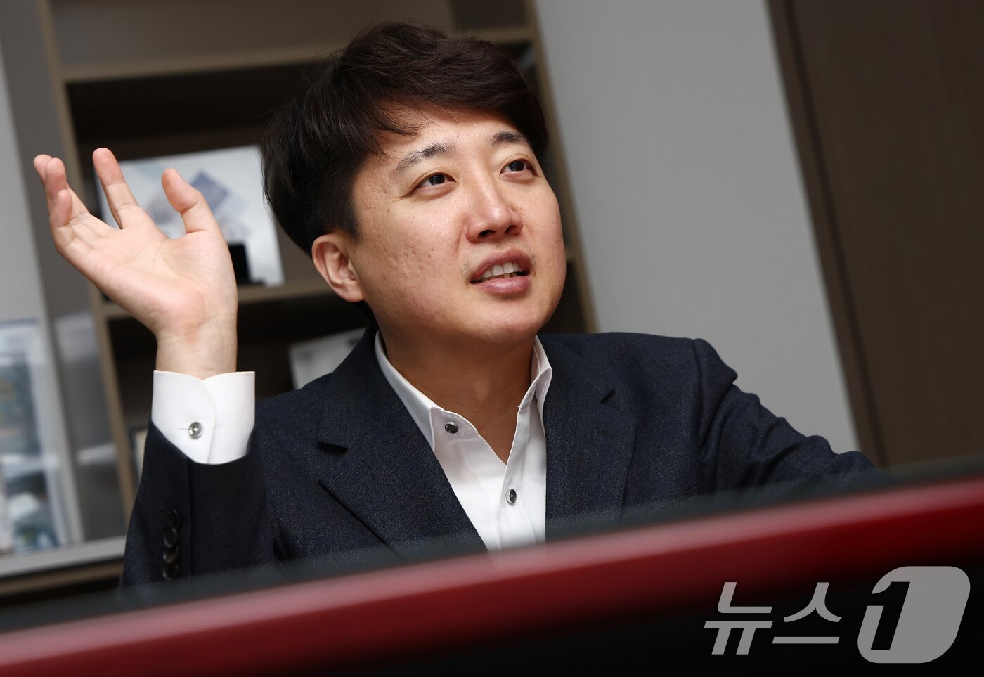 본문 이미지 - 이준석 개혁신당 의원이 12일 서울 여의도 국회에서 뉴스1과 인터뷰를 하고 있다. 2025.3.12/뉴스1 ⓒ News1 김민지 기자