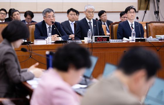 법사위 '尹석방' 공방전…"짜고 친 고스톱" "공수처가 내란"(종합)