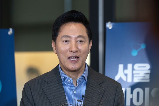 오세훈 "광화문·헌재 앞 불법 천막…변상금 부과 등 모든 조치 검토"