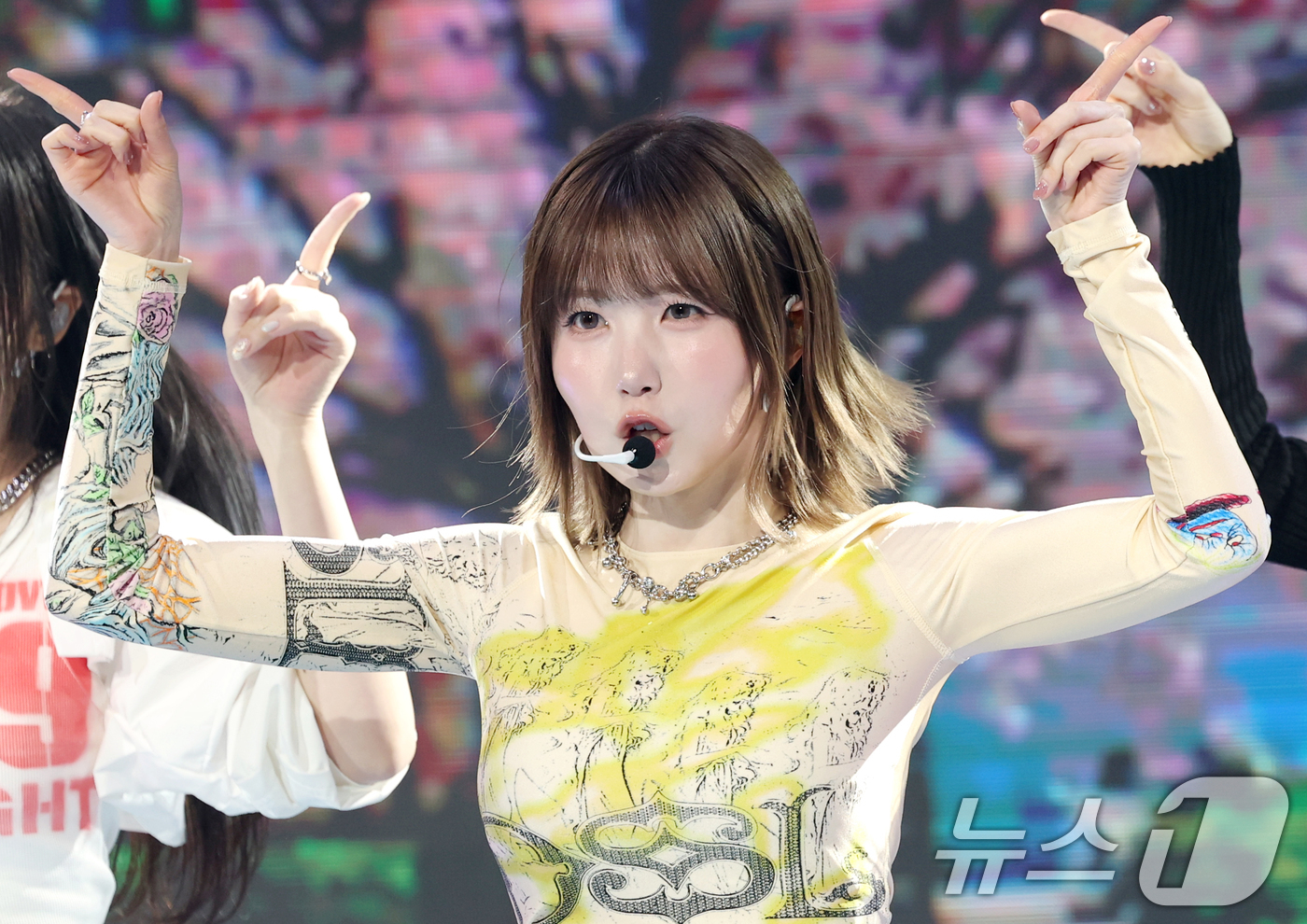 (서울=뉴스1) 권현진 기자 = 걸그룹 세이마이네임(SAY MY NAME) 히토미가 12일 오후 서울 마포구 상암동 쇼킹케이팝센터에서 가진 두 번째 앨범 'My Name Is... …