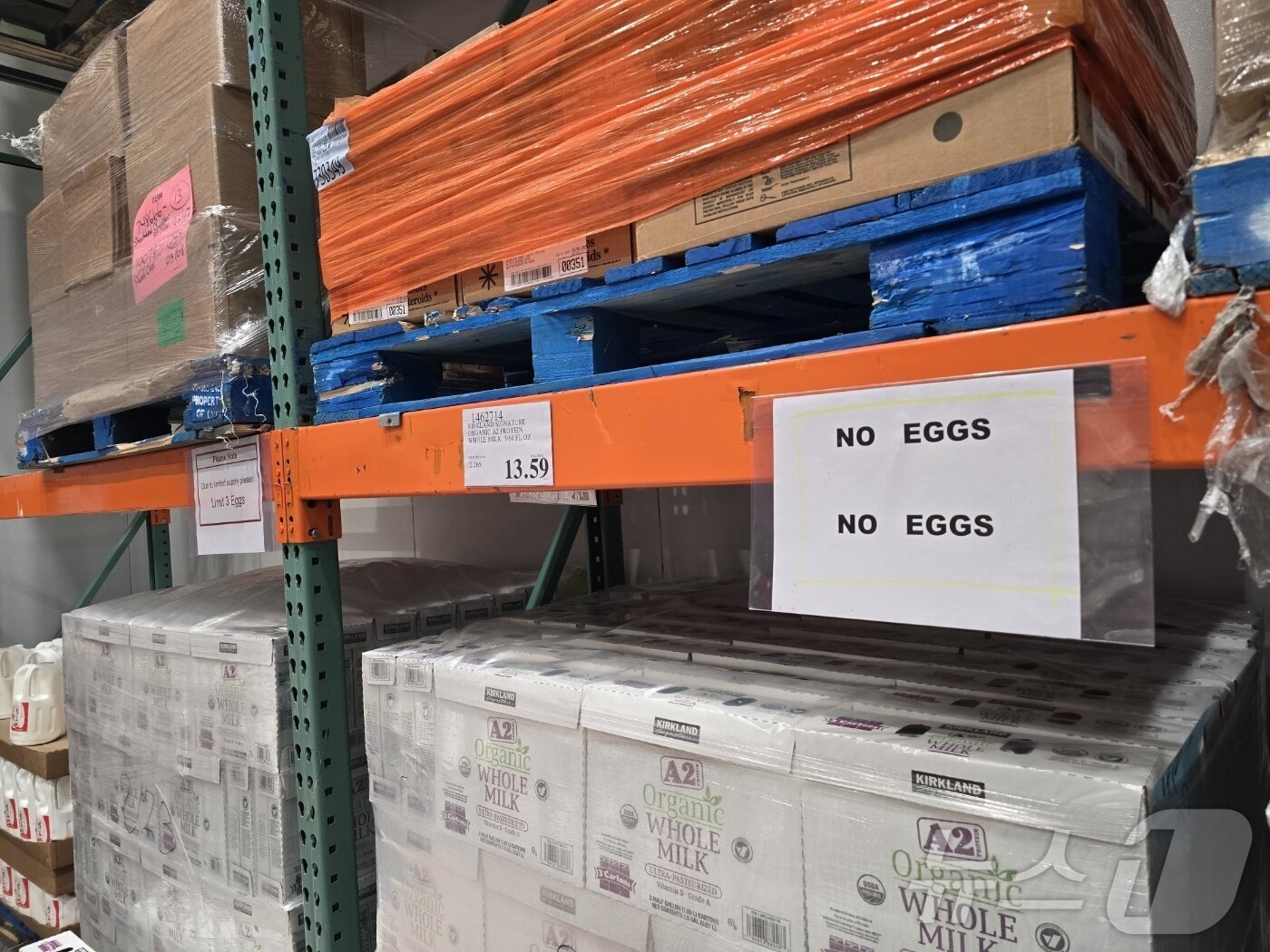 본문 이미지 - 지난달 23일 미국 버지니아주 한 코스트코 매장. &#39;달걀 없음&#39;이라는 안내 문구가 붙어 있다. ⓒ News1 류정민 특파원