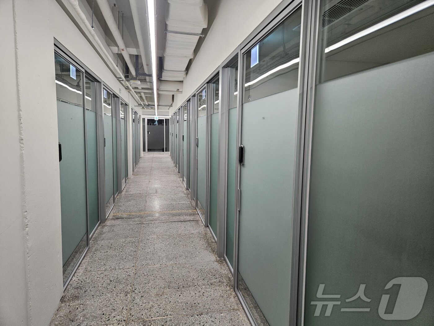 본문 이미지 - 무신사 스튜디오 동대문종합시장점 내부 모습.ⓒ 뉴스1/김진희 기자.