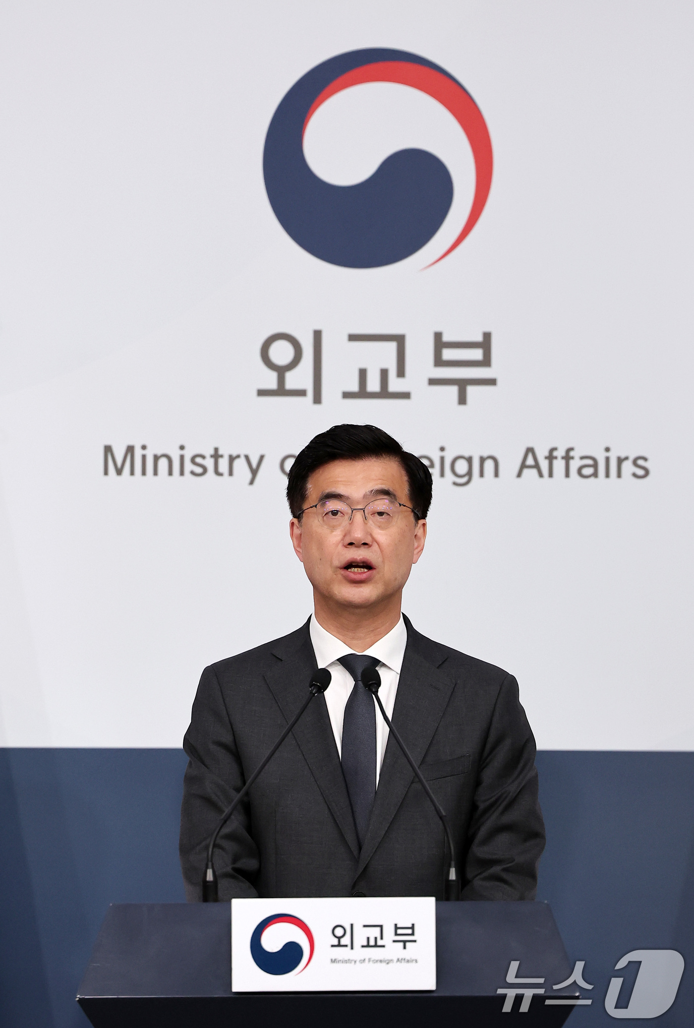 (서울=뉴스1) 김성진 기자 = 이재웅 외교부 대변인이 13일 서울 종로구 외교부 청사에서 정례브리핑을 하고 있다. 2025.3.13/뉴스1