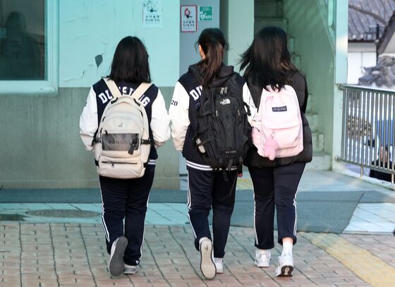 지역별 평균 고교생 격차 매년 증가…"학생 많은 지역, 진학 유리"