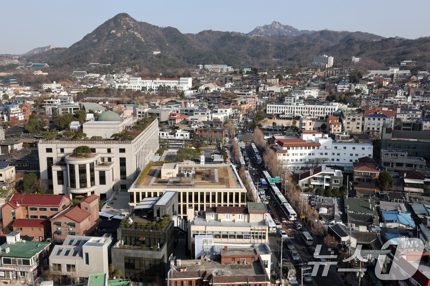 본문 이미지 - 헌법재판소가 변론 종결 후 역대 대통령 탄핵 심판 중 가장 긴 숙의 기간을 경신한 가운데 윤석열 대통령에 대한 탄핵심판 선고 기일에 관심이 쏠리고 있다. 2025.3.14/뉴스1 ⓒ News1 박세연 기자