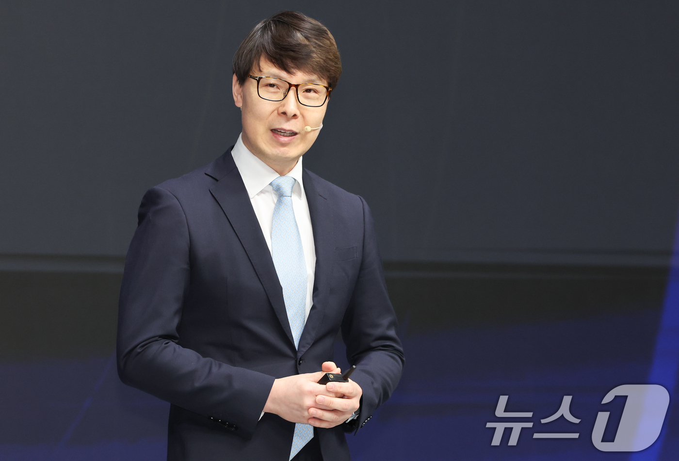 (서울=뉴스1) 허경 기자 = 구자현 이베이재팬 대표가 14일 서울 강남구 그랜드 인터컨티넨탈 서울 파르나스 호텔에서 열린 2025 큐텐재팬 'K뷰티 메가 컨퍼런스’에서 K-뷰티의 …