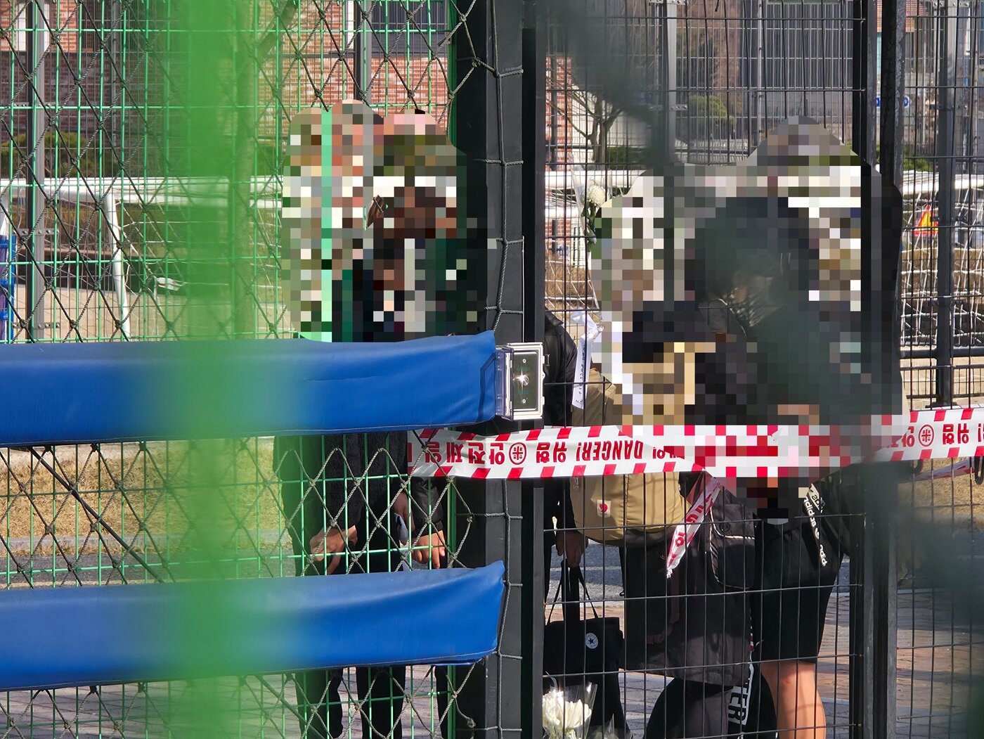 본문 이미지 - 초등학교 학생이 숨진 세종시 고운동  풋살장 정문. (세종시 출입기자단)