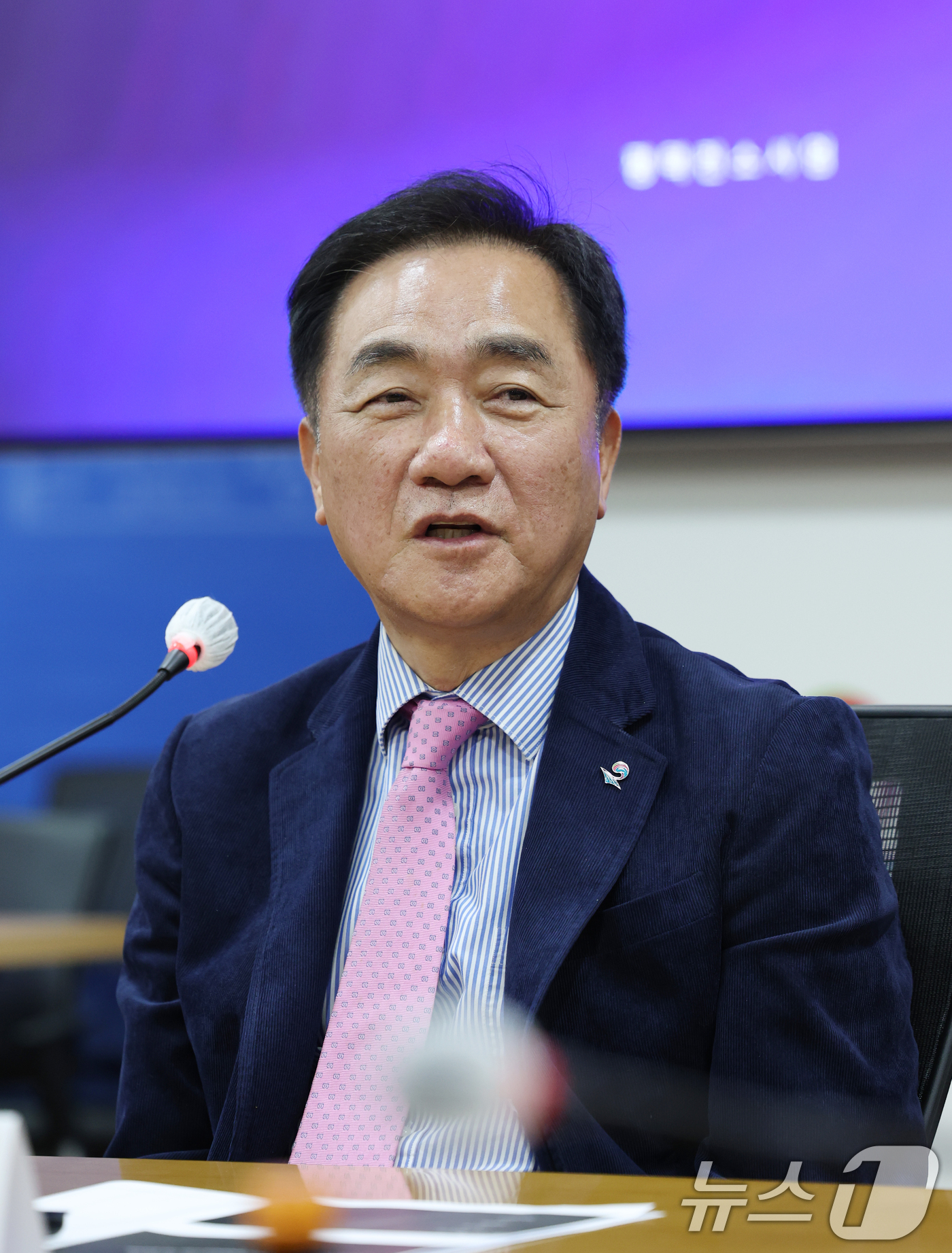 (평택=뉴스1) 김영운 기자 = 정장선 평택시장(공동위원장)이 14일 오후 경기 평택시 평택시청 종합상황실에서 열린 평택형 RISE사업 지‧산‧학‧연 협의체 출범식에서 인사말을 하 …