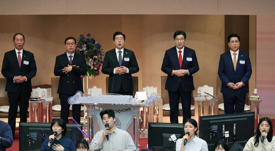 권성동·박찬대 원내대표, 순복음교회 예배