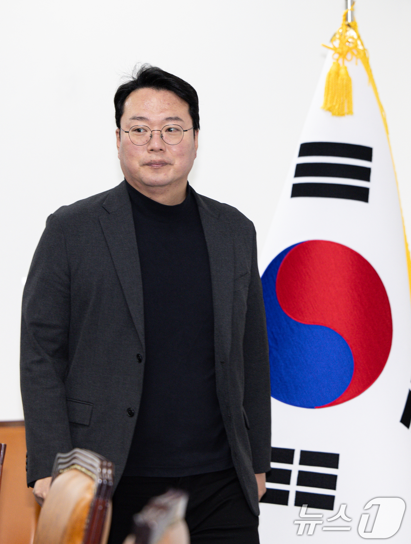 (서울=뉴스1) 이재명 기자 = 천하람 개혁신당 당대표 권한대행 겸 원내대표가 17일 오전 서울 여의도 국회에서 열린 최고위원회의에 참석하고 있다. 2025.3.17/뉴스1