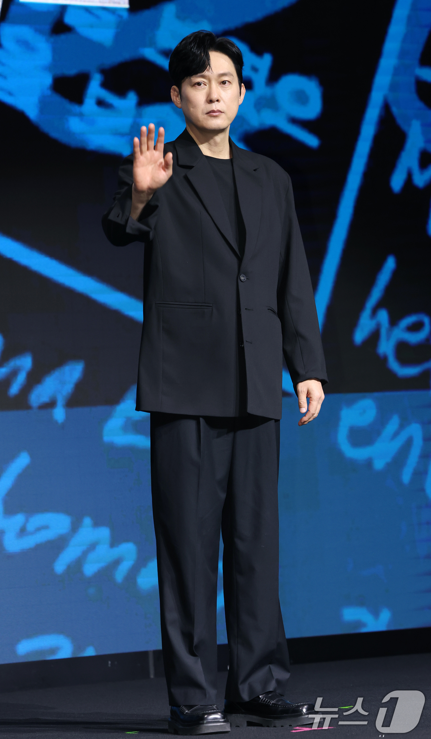 (서울=뉴스1) 권현진 기자 = 배우 박병은이 17일 오전 서울 영등포구 콘래드호텔에서 열린 디즈니플러스 '하이퍼나이프' 제작발표회에 참석해 포즈를 취하고 있다.'하이퍼나이프'는 …