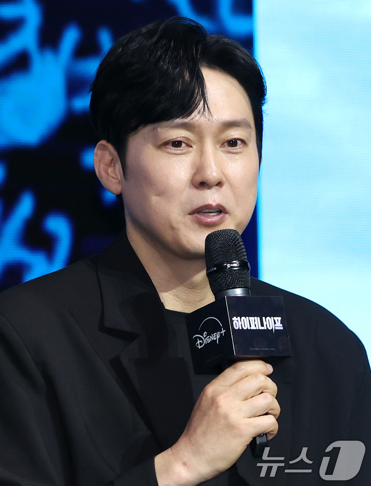 (서울=뉴스1) 권현진 기자 = 배우 박병은이 17일 오전 서울 영등포구 콘래드호텔에서 열린 디즈니플러스 '하이퍼나이프' 제작발표회에 참석해 인사말을 하고 있다.'하이퍼나이프'는 …