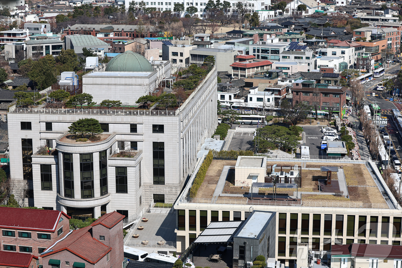 (서울=뉴스1) 김도우 기자 = 헌법재판소가 윤석열 대통령 탄핵심판의 변론을 종결한 뒤 아직 선고일을 지정하지 못하면서 대통령 탄핵 사건 중 최장기간 숙의를 거듭하고 있다.사진은 …