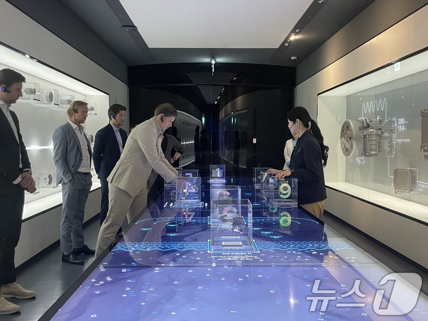 (서울=뉴스1) = 인천국제공항공사는 스키폴 공항 실무진 4명을 초청해 ‘친환경 수소공항 구현을 위한 워크숍’을 진행했다고 17일 밝혔다.사진은 지난 14일 경기도 고양시 소재 고 …