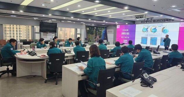 부산 18일 오전 강풍 동반 눈…부산시, 비상 1단계 돌입
