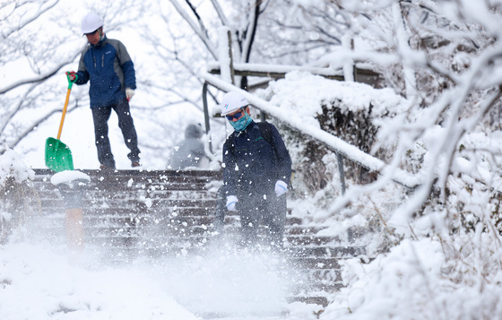 가평 대설주의보…경기 동부에 시간당 1~3㎝ 강한 눈