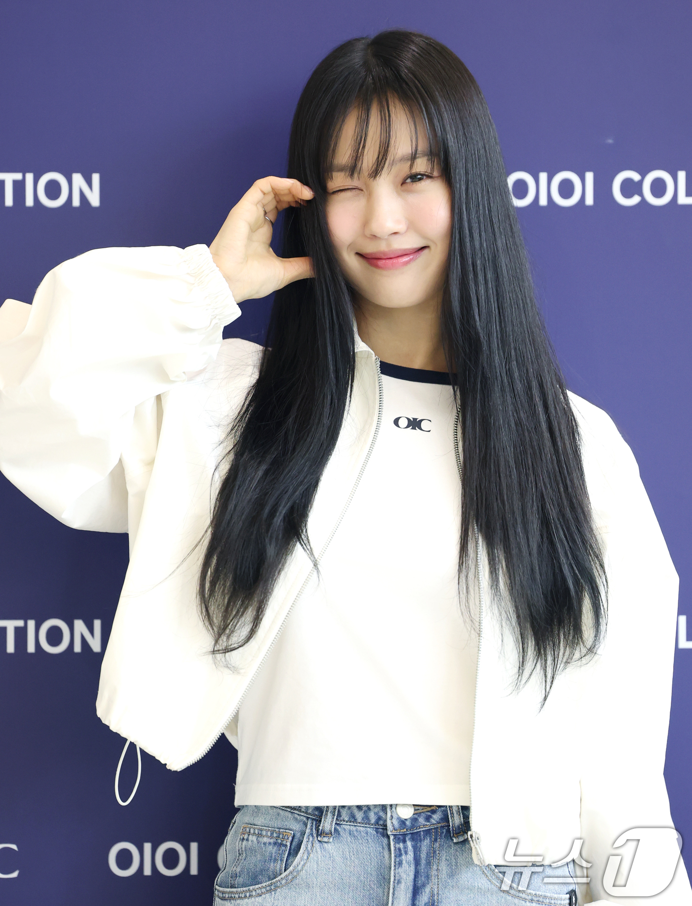 (서울=뉴스1) 권현진 기자 = 배우 고민시가 18일 오전 서울 영등포구 현대백화점 더현대 서울에서 열린 패션브랜드 오아이오아이 컬렉션 행사에 참석해 포즈를 취하고 있다. 2025 …