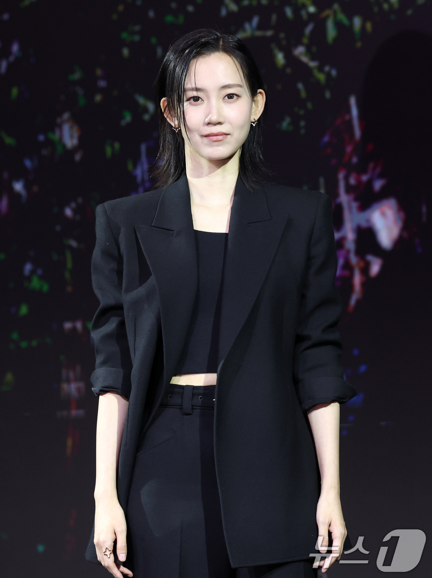 (서울=뉴스1) 권현진 기자 = 배우 신현빈이 18일 서울 마포구 호텔나루 서울 엠갤러리에서 열린 넷플릭스 '계시록'(감독 연상호) 제작보고회에서 포즈를 취하고 있다.'계시록'은 …