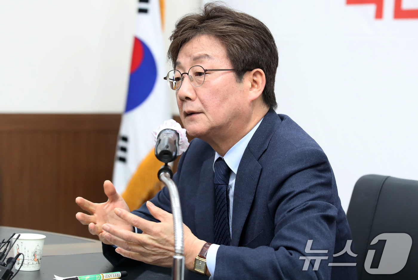 (대구=뉴스1) 공정식 기자 = 유승민 전 국민의힘 의원이 18일 오전 대구 수성구 국민의힘 대구시당에서 열린 기자간담회에 참석해 발언하고 있다. 2025.3.18/뉴스1