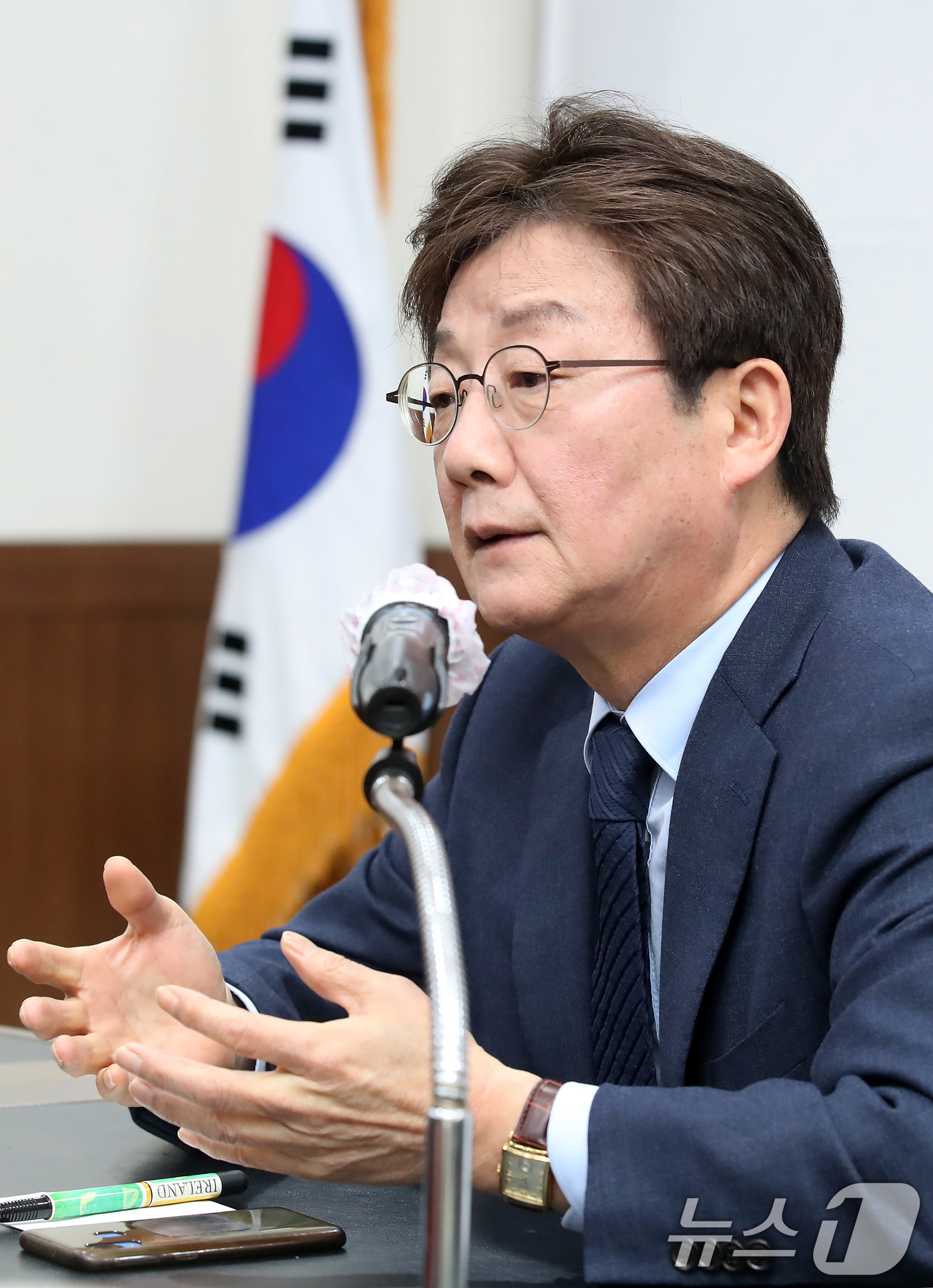 (대구=뉴스1) 공정식 기자 = 유승민 전 국민의힘 의원이 18일 오전 대구 수성구 국민의힘 대구시당에서 열린 기자간담회에 참석해 발언하고 있다. 2025.3.18/뉴스1