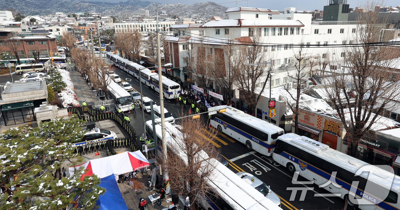 (서울=뉴스1) 김명섭 기자 = 헌법재판소가 윤석열 대통령 탄핵심판의 변론을 종결한 뒤 아직 선고일을 지정하지 못하면서 대통령 탄핵 사건 중 최장기간 숙의를 거듭하고 있다.사진은 …