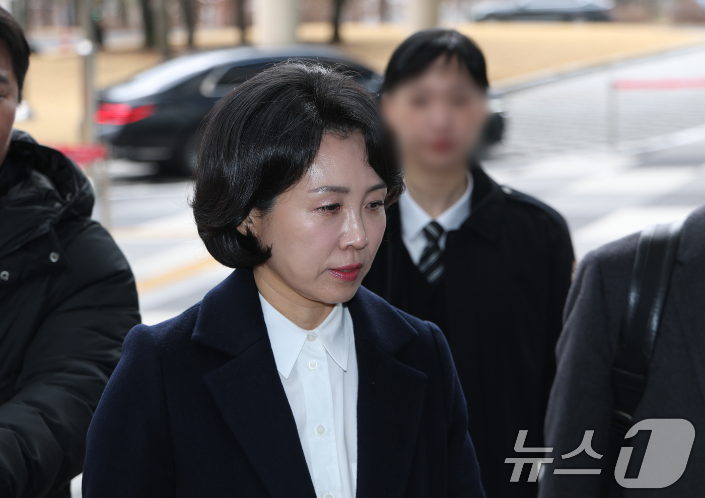 (수원=뉴스1) 김영운 기자 = '공직선거법 위반' 혐의로 1심에서 벌금형을 선고받은 이재명 더불어민주당 대표 배우자 김혜경 씨가 18일 오후 경기 수원시 영통구 수원지방법원에서 …