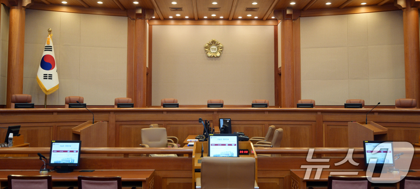 (서울=뉴스1) 김명섭 기자 = 18일 서울 종로구 헌법재판소에서 박성재 법무부 장관의 탄핵소추 1차 변론이 예정돼있다. (공동취재) 2025.3.18/뉴스1