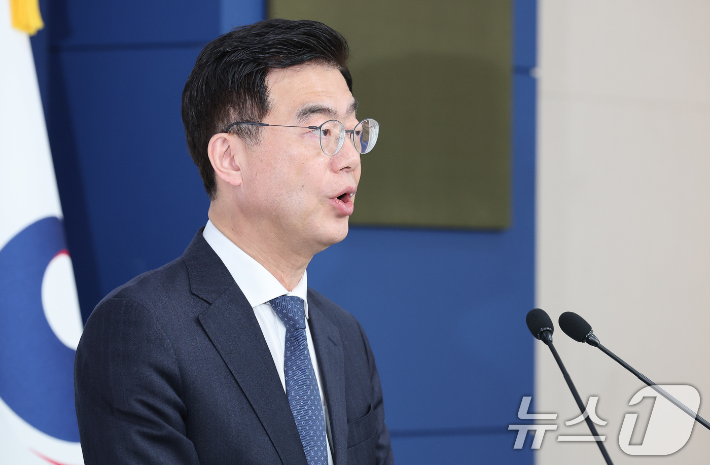 (서울=뉴스1) 임세영 기자 = 이재웅 외교부 대변인이 18일 서울 종로구 외교부 청사에서 정례브리핑을 하고 있다.  2025.3.18/뉴스1