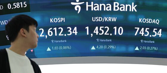 '3시간 거래정지' 경험한 동양철관…상한가 이어 6% 강세[핫종목]
