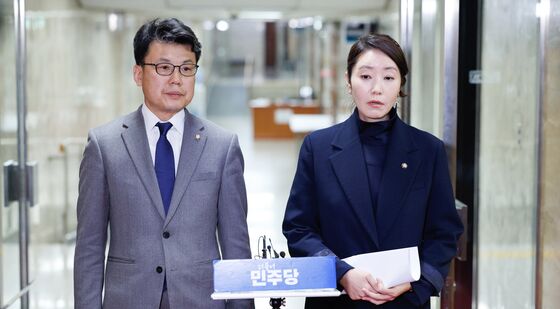 발언하는 강선우 간사
