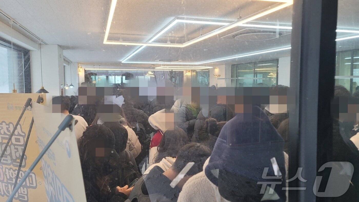 본문 이미지 - 폭설에 고립된 강원 삼척 강원대 도계캠퍼스 학생들.(독자제공, 재판매 및 DB금지)