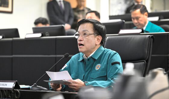 崔대행 "부동산 상황 엄중…규제·금융 총동원해 집값 상승 차단"