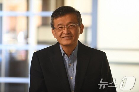 본문 이미지 - 립부 탄 신임 CEO - 인텔 홈피 갈무리