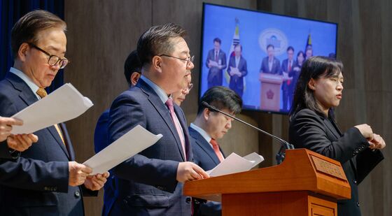 국회 찾아 성명 발펴하는 경제8단체