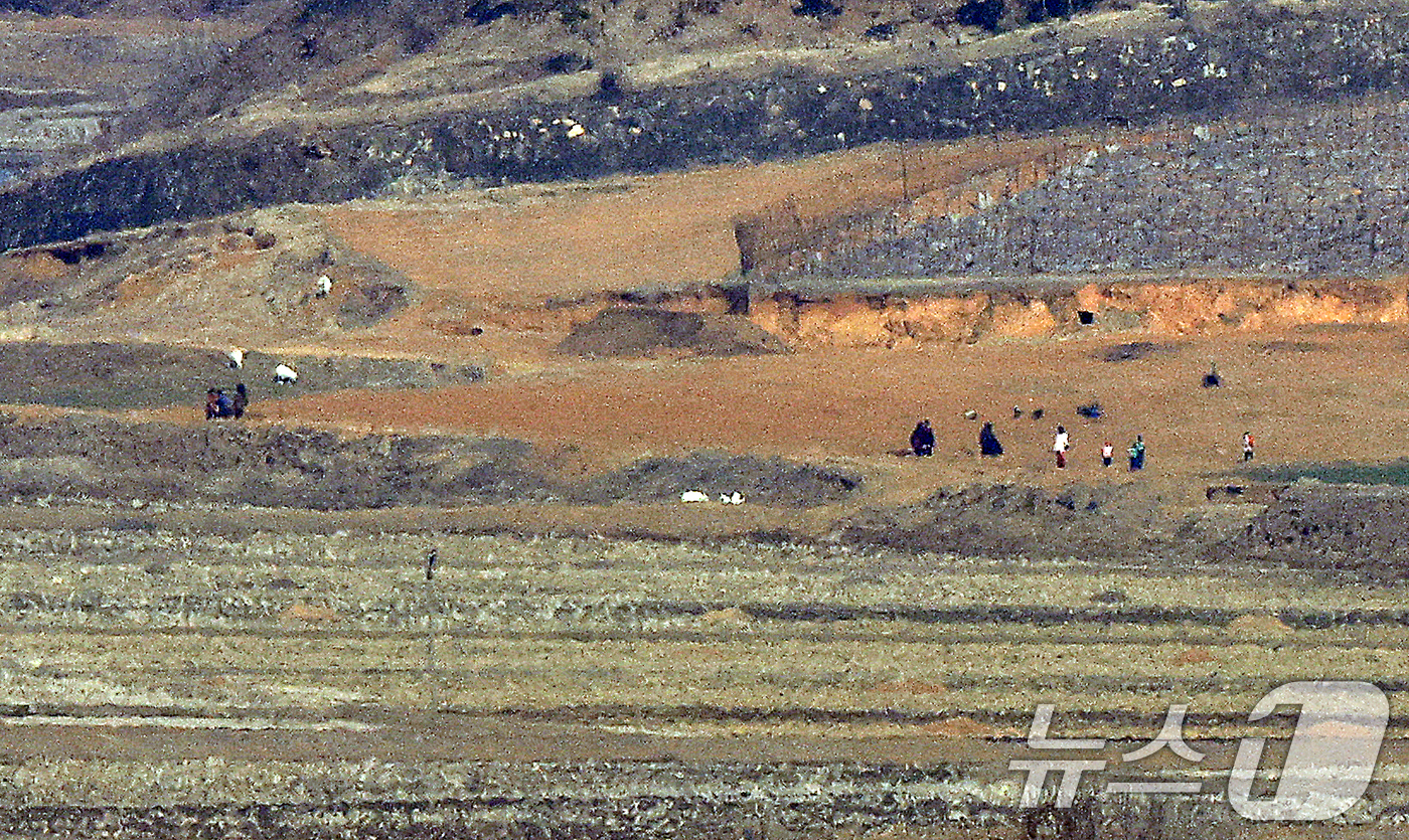 (파주=뉴스1) 박정호 기자 = 북한의 절반이 넘는 가정에서 배설물 처리 등 잘못된 위생 관리로 설사를 유발하고 영양실조를 악화시키고 있다는 보고가 나온 가운데 19일 오전 경기도 …