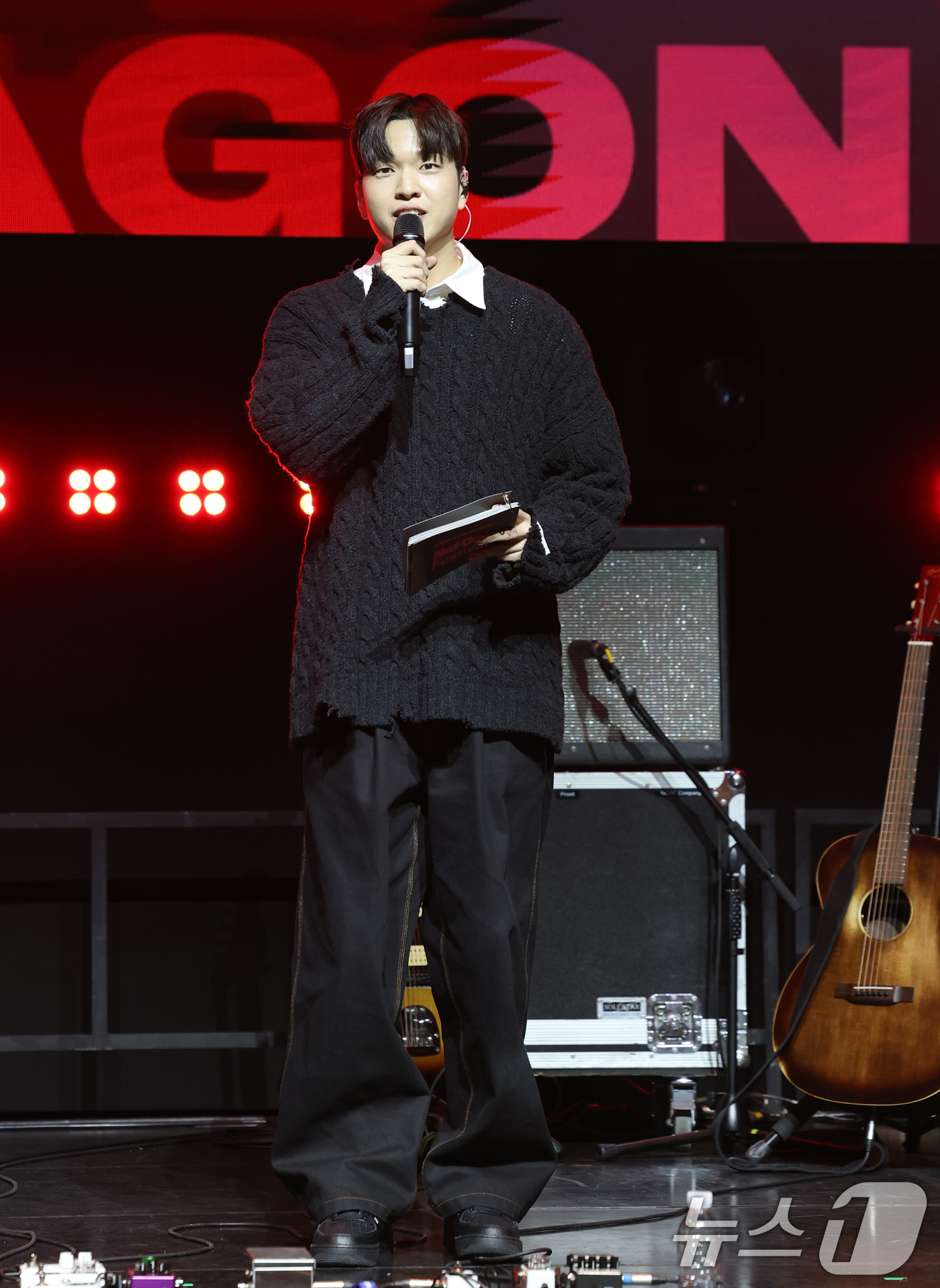 (서울=뉴스1) 권현진 기자 = 방송인 유재필이 19일 오후 서울 서대문구 신촌로 예스24 원더로크홀에서 열린 밴드 드래곤포니 두 번째 EP앨범 'Not Out(낫 아웃)' 발매 …