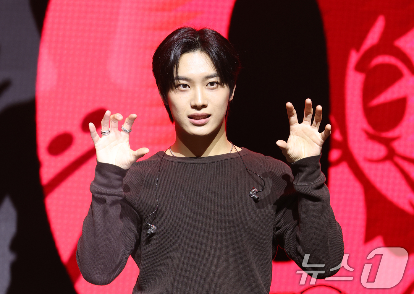 (서울=뉴스1) 권현진 기자 = 밴드 드래곤포니의 편성현이 19일 오후 서울 서대문구 신촌로 예스24 원더로크홀에서 가진 두 번째 EP앨범 'Not Out(낫 아웃)' 발매 기념 …