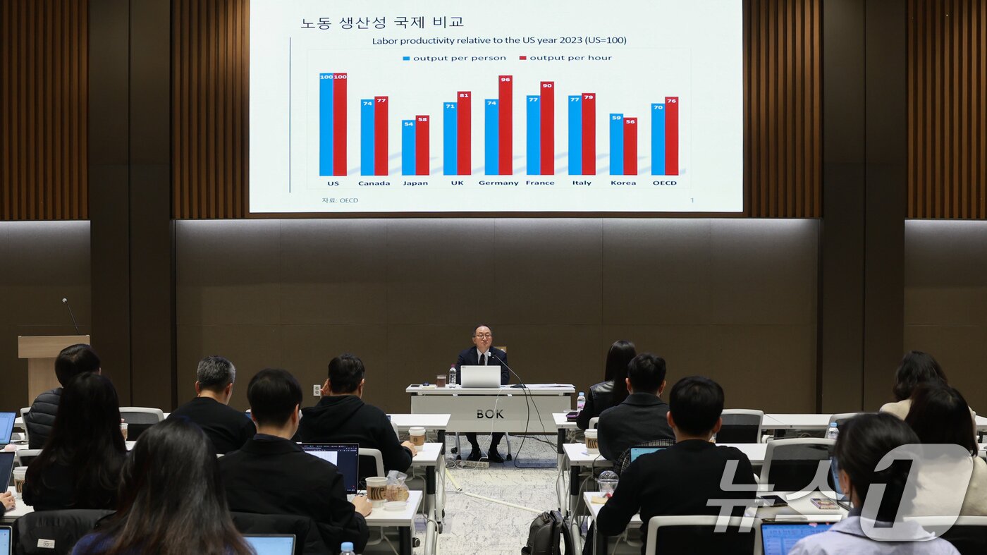 본문 이미지 - 장용성 금통위원 기자 간담회 /뉴스1