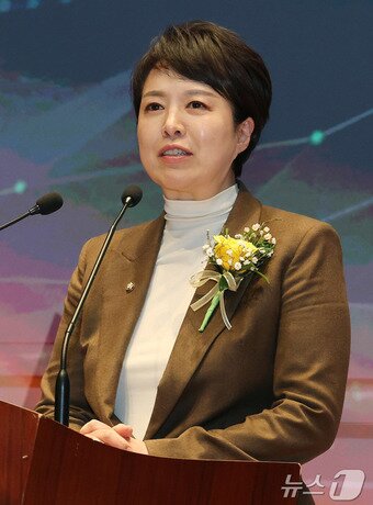 본문 이미지 - 김은혜 국회 국토교통위원회 위원이 지난 3월 서울 여의도 한국거래소에서 열린 제11회 뉴스1 건설부동산포럼에서 축사를 하고 있다. 2025.3.19/뉴스1 ⓒ News1 박세연 기자