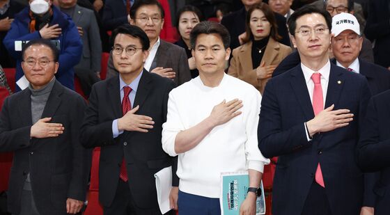미래자유연대 토론회 참석한 한국사 강사 전한길