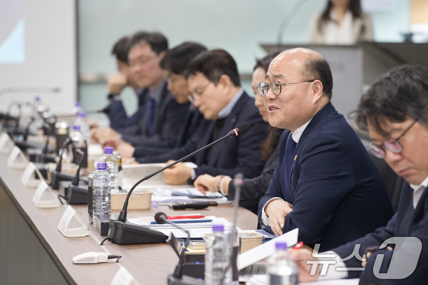 (서울=뉴스1) = 이창윤 과학기술정보통신부 제1차관이 19일 대전광역시 유성구 한국에너지기술연구원에서 열린 '한·미 과학기술 협력 강화 연구기관 간담회'에서 인사말을 하고 있다. …