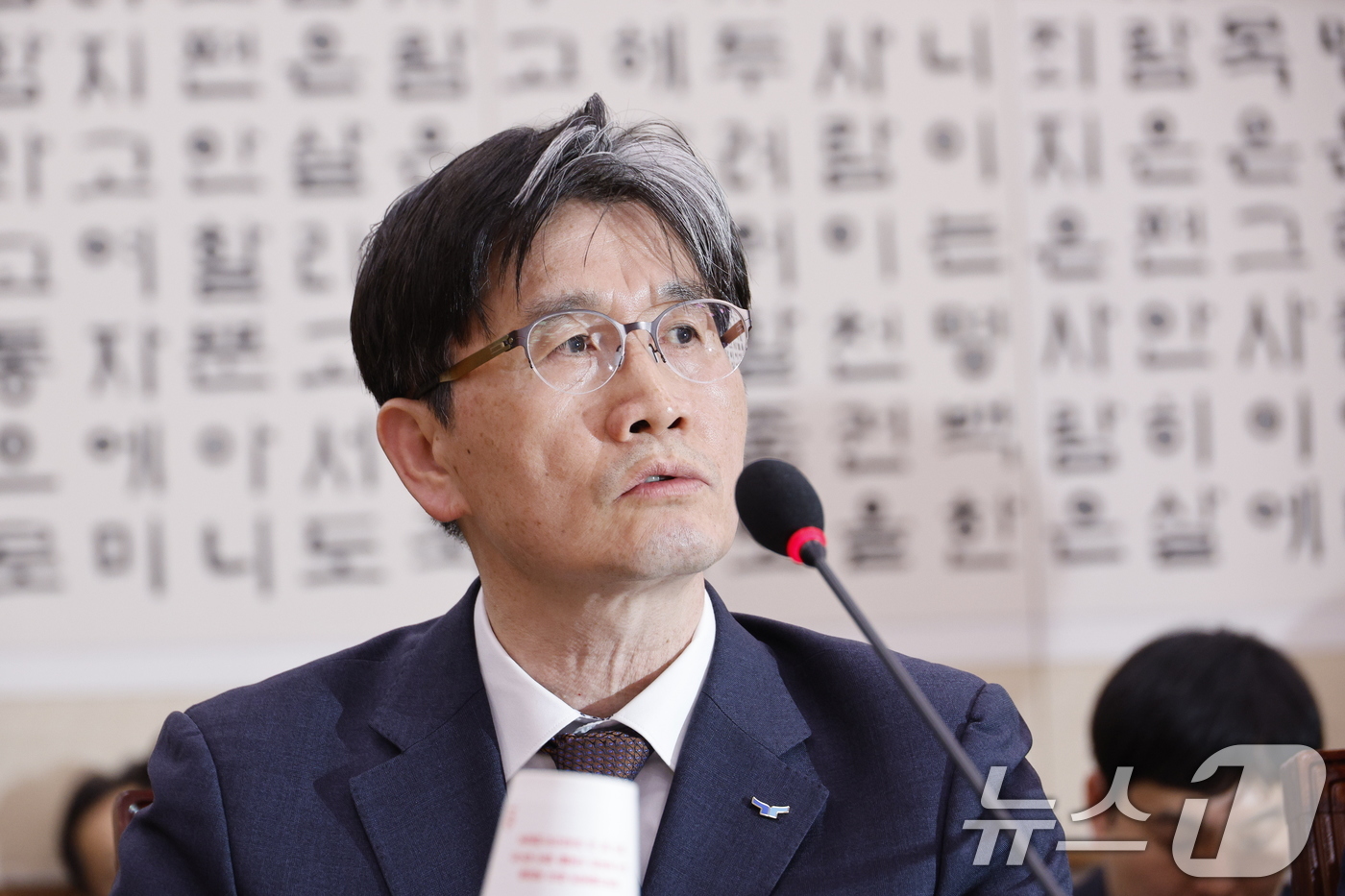 (서울=뉴스1) 안은나 기자 = 오동운 고위공직자범죄수사처장이 19일 오후 서울 여의도 국회에서 열린 제423회 국회(임시회) 법제사법위원회 제2차 전체회의에 출석해 현안질의에 답 …