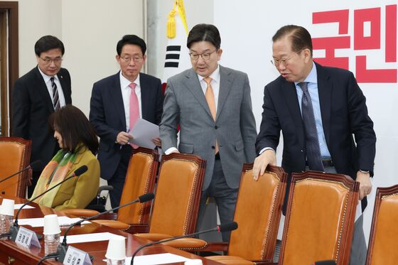 與 "野, 연금개혁 또 입장 바꿔"…군 크레디트 막판 변수(종합)