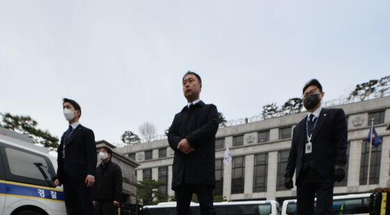 날계란 떨어진 헌법재판소