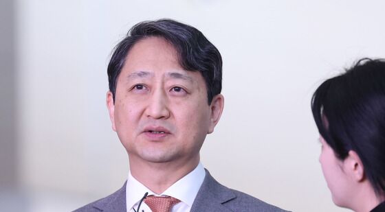 안덕근 산업장관, '민감국가·상호관세' 해결 임무 안고 미국행